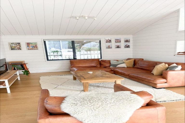 Photo of property in 4 Beach Road, Manly, Whangaparaoa, 0930