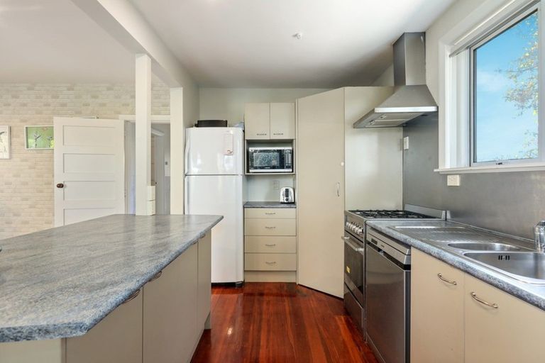 Photo of property in 6 Wilding Street, Saint Martins, Christchurch, 8022