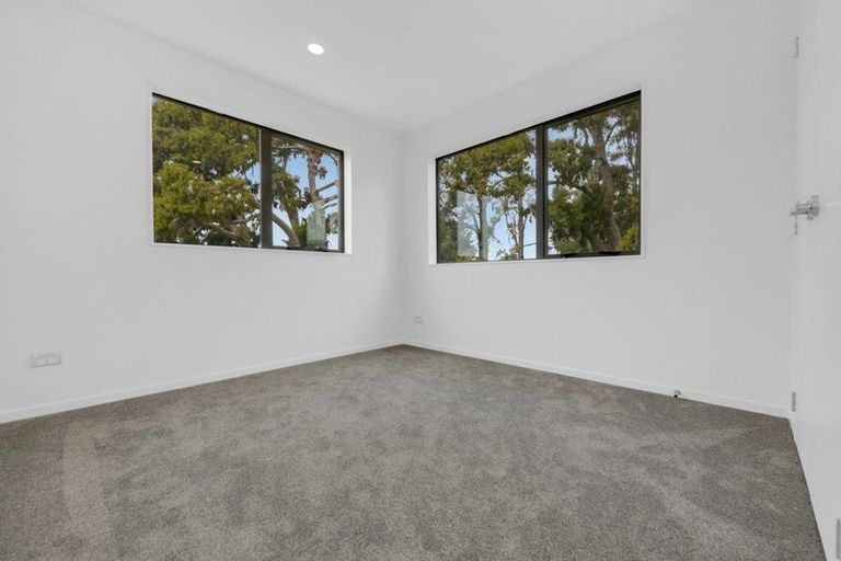 Photo of property in 27 Tannaghmore Drive, Flat Bush, 2019