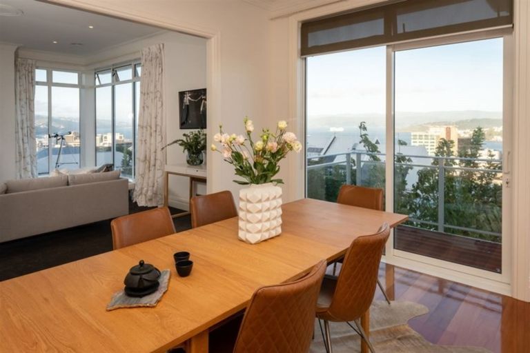 Photo of property in 15 Salmont Place, Kelburn, Wellington, 6012