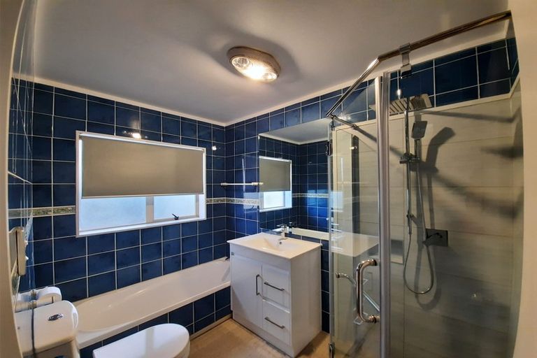 Photo of property in 2 Tullis Place, Burswood, Auckland, 2013