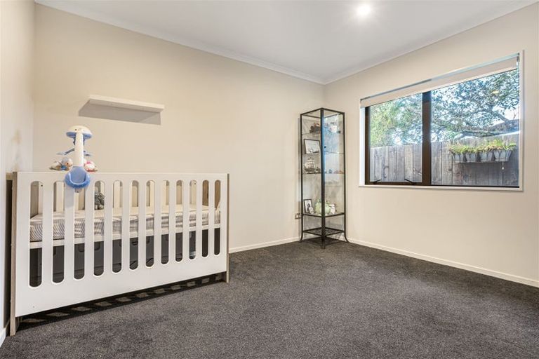 Photo of property in 33a Gill Avenue, Te Atatu Peninsula, Auckland, 0610