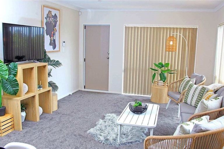 Photo of property in 47a Senator Drive, Manurewa, Auckland, 2105