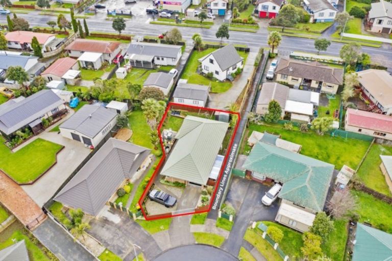 Photo of property in 2/27 Wai Iti Place, Clendon Park, Auckland, 2103