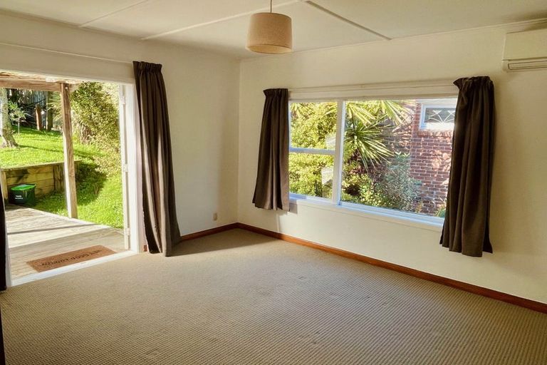 Photo of property in 79 Kaurilands Road, Titirangi, Auckland, 0604