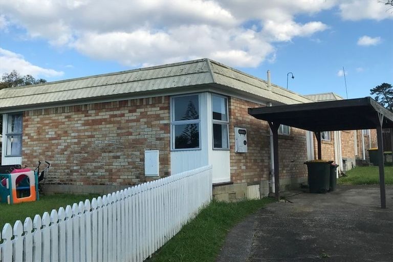 Photo of property in 1/11 Ballater Place, Highland Park, Auckland, 2010