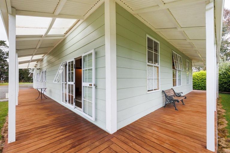 Photo of property in 375 Rangatira Road, Hunterville, 4786