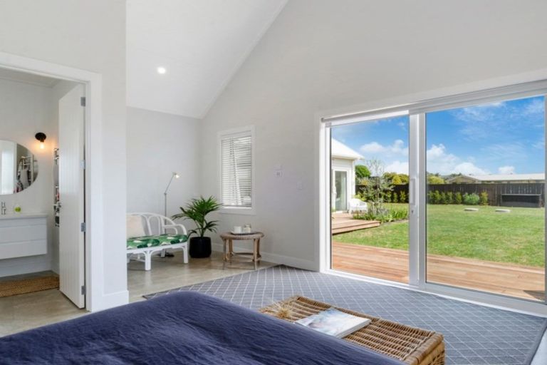 Photo of property in 14 Shearwater Lane, Point Wells, 0986