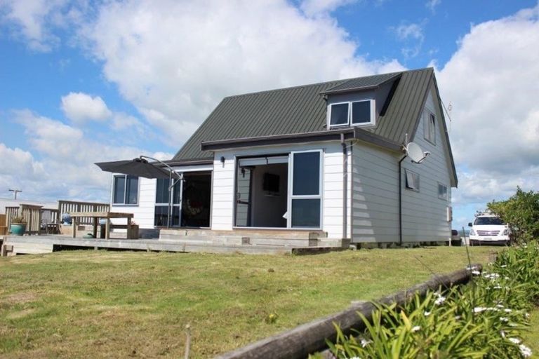 Photo of property in 169 Pukehina Parade, Pukehina, Te Puke, 3189