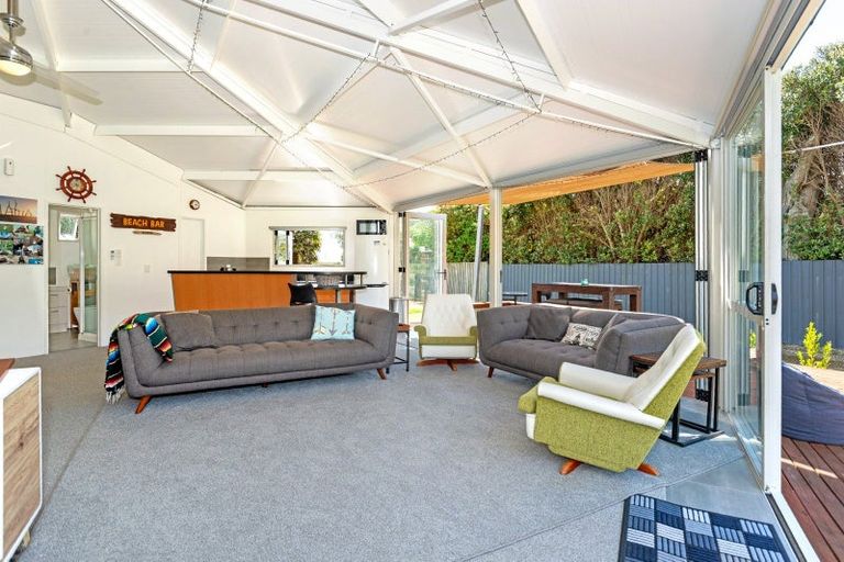 Photo of property in 86 Fortescue Street, Mahia, 4198