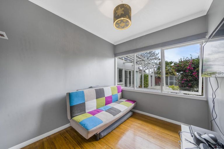 Photo of property in 182 Main North Road, Redwood, Christchurch, 8051