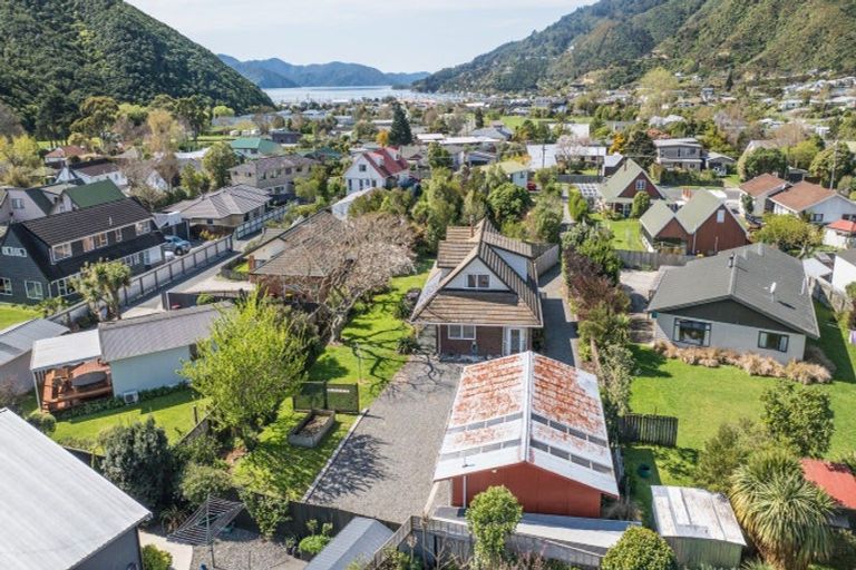 Photo of property in 10a Huia Street, Waikawa, Picton, 7220