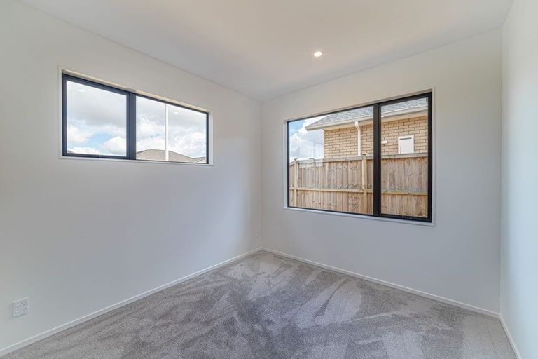 Photo of property in 18 Parton Road, Pukekohe, 2120