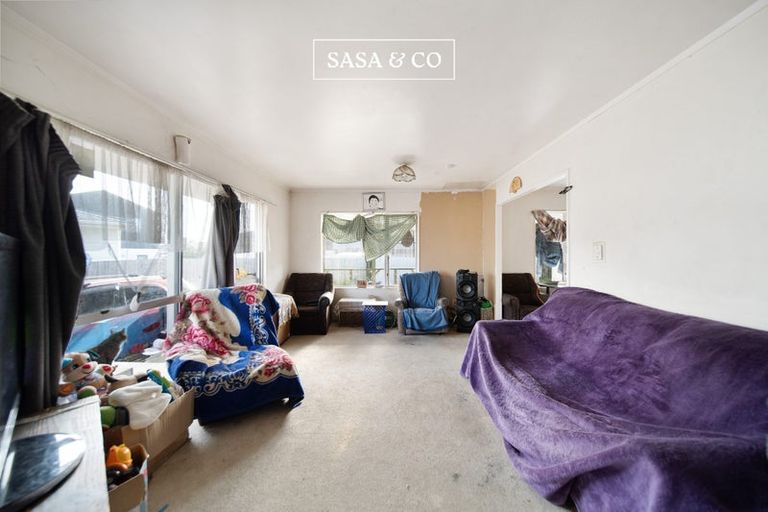 Photo of property in 4 Stoll Place, Clendon Park, Auckland, 2103