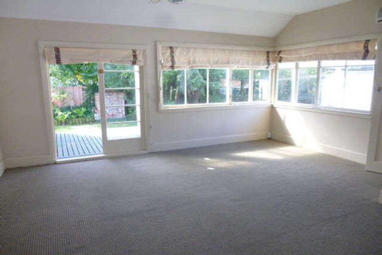 Photo of property in 34 Straven Road, Riccarton, Christchurch, 8011