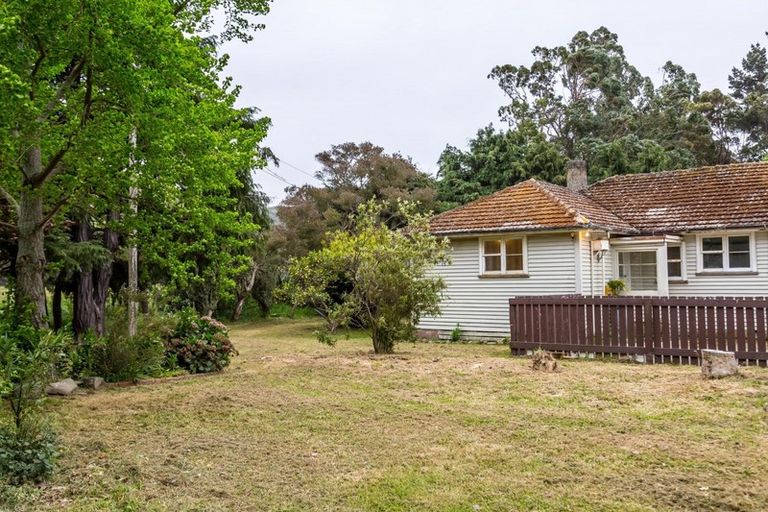 Photo of property in 943 Tora Road, Tora, Martinborough, 5782