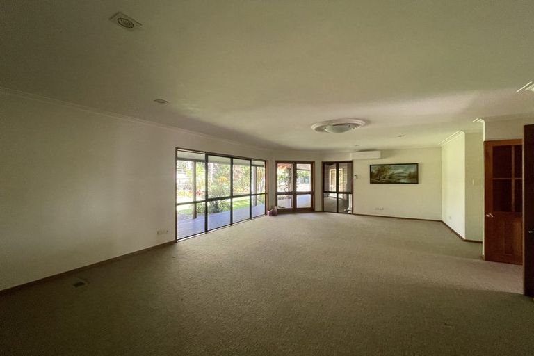 Photo of property in 6 Shiloh Way, Greenhithe, Auckland, 0632