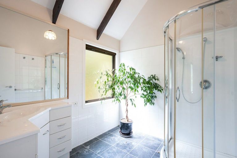 Photo of property in 102 Tosswill Road, Tahunanui, Nelson, 7011