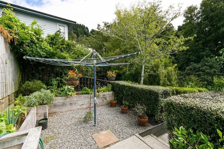 Photo of property in 327 Main Road, Tawa, Wellington, 5028