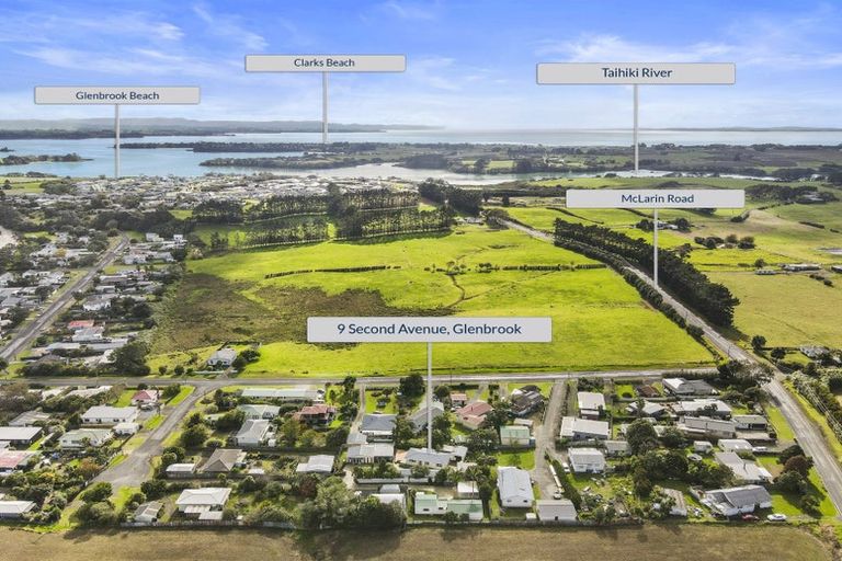 Photo of property in 11 Second Avenue, Glenbrook, Waiuku, 2681