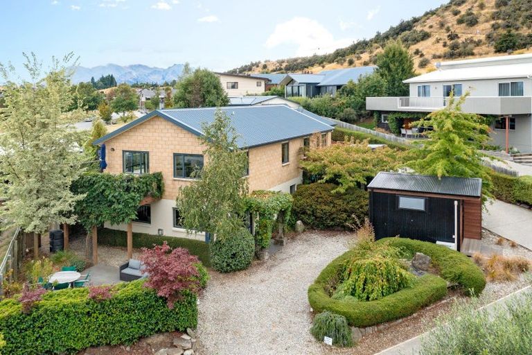 Photo of property in 19 Allenby Place, Wanaka, 9305
