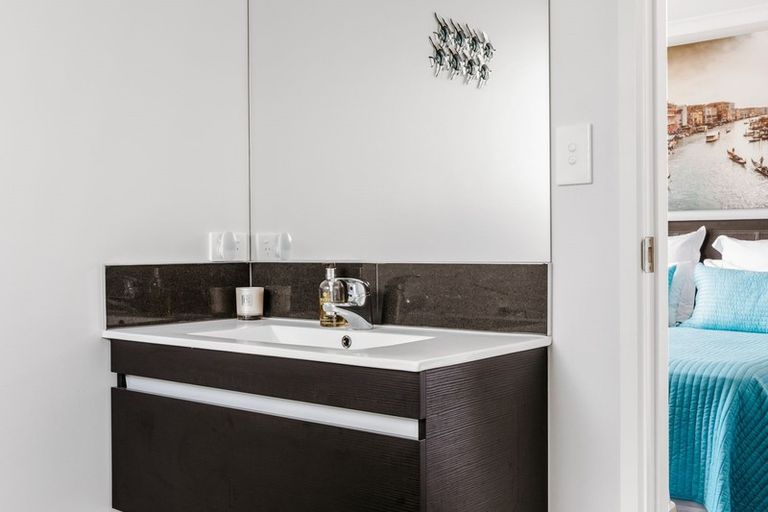 Photo of property in 68 Bert Wall Drive, Omokoroa, 3114