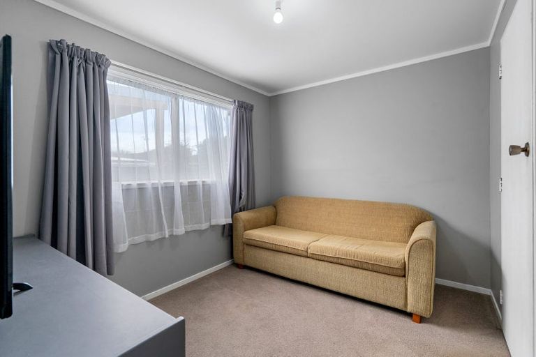 Photo of property in 317 Shakespeare Street, Leamington, Cambridge, 3432