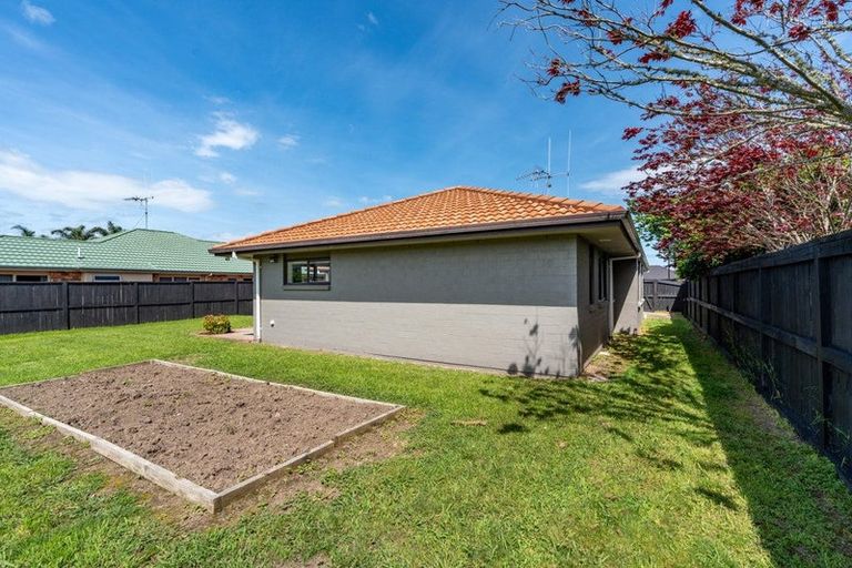 Photo of property in 17 Burgundy Court, Rototuna, Hamilton, 3210