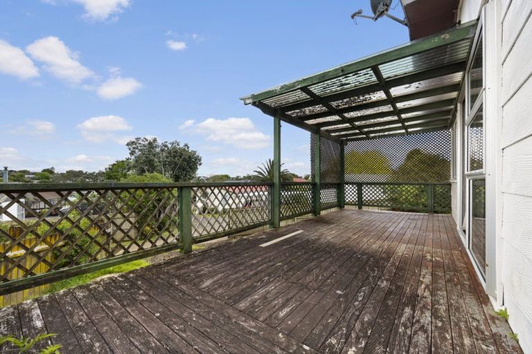 Photo of property in 14 Styca Place, Sunnyvale, Auckland, 0612