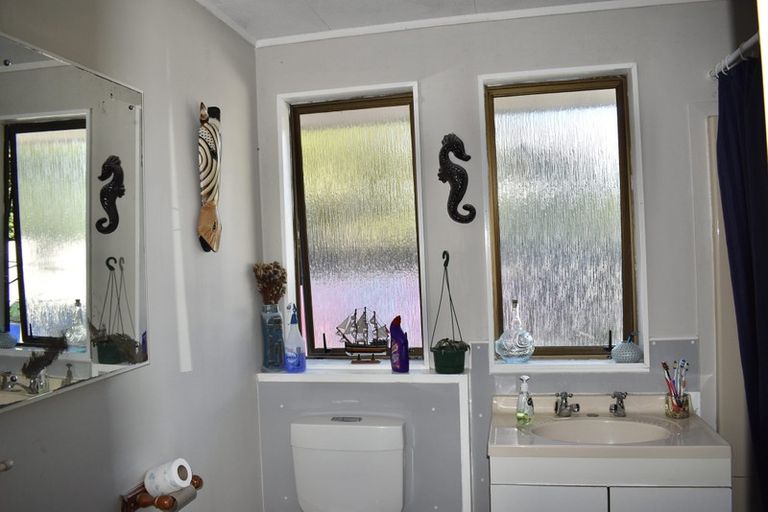 Photo of property in 3 Health Camp Road, Otaki Beach, Otaki, 5512