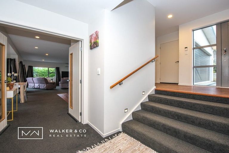 Photo of property in 29 Mcewen Crescent, Riverstone Terraces, Upper Hutt, 5018