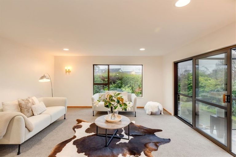 Photo of property in 6 Westgrove Avenue, Avonhead, Christchurch, 8042