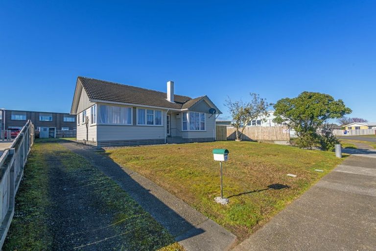 Photo of property in 29 Hinemoa Street, Levin, 5510