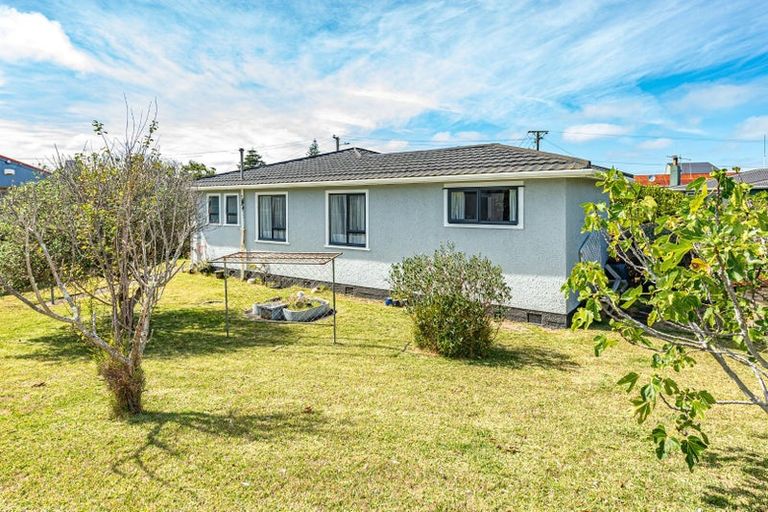 Photo of property in 21 Omori Place, Castlecliff, Whanganui, 4501