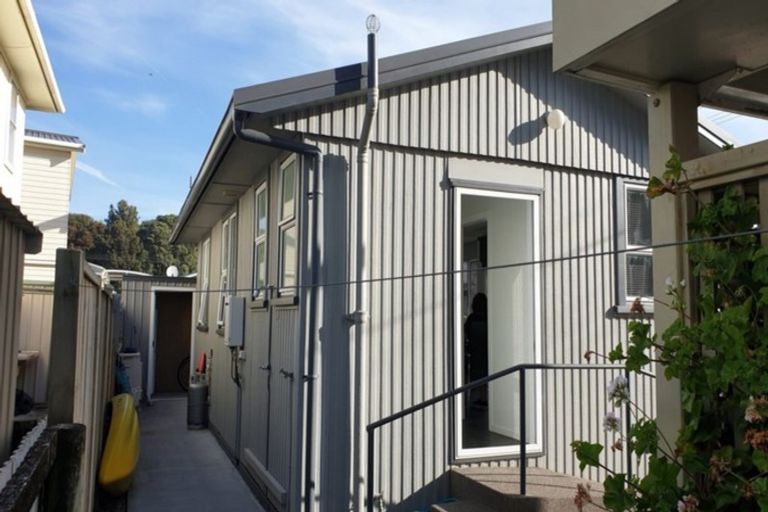 Photo of property in 114 Sixth Avenue, Urenui, 4377