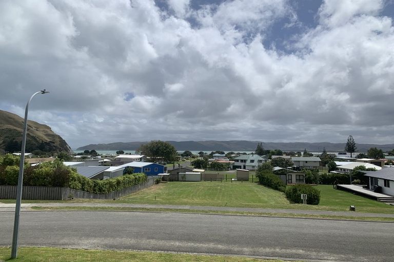 Photo of property in 8 Puka Place, Mahia, 4198