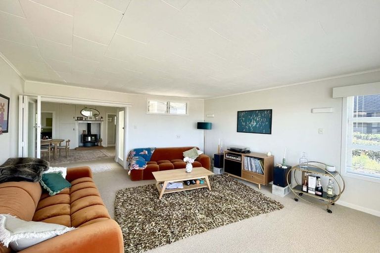 Photo of property in 9 Lismore Street, Strandon, New Plymouth, 4312