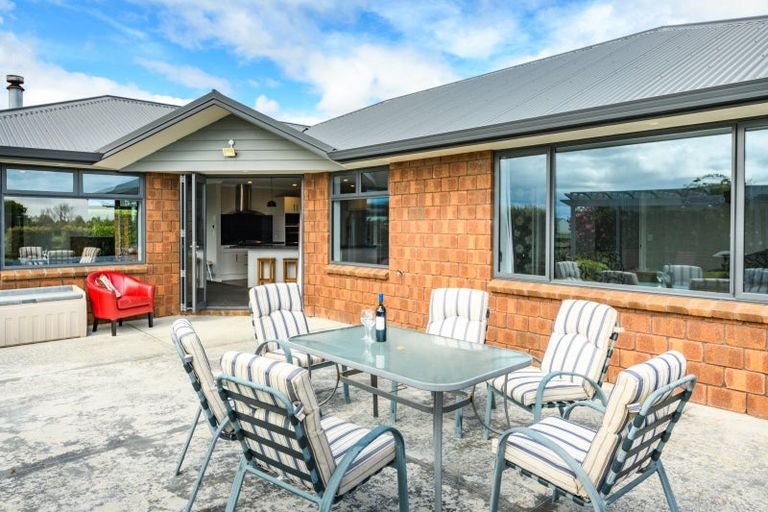 Photo of property in 31 Briarwood Road, Kelvin Grove, Palmerston North, 4470