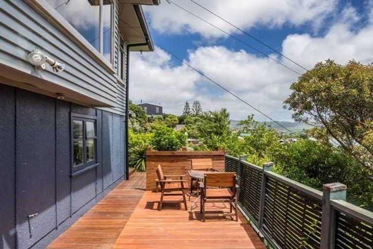 Photo of property in 22 Kiriwai Road, Paremata, Porirua, 5024