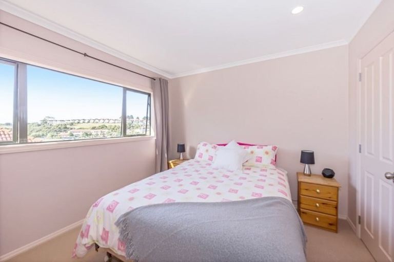 Photo of property in 46 Parkwood Crescent, Gulf Harbour, Whangaparaoa, 0930