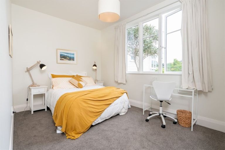 Photo of property in 5 Putnam Street, Northland, Wellington, 6012