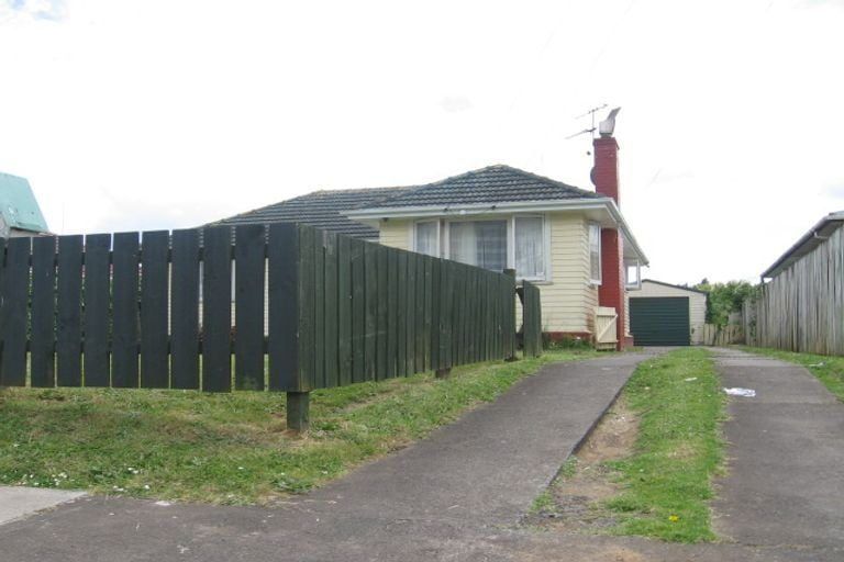 Photo of property in 241 Puhinui Road, Papatoetoe, Auckland, 2025