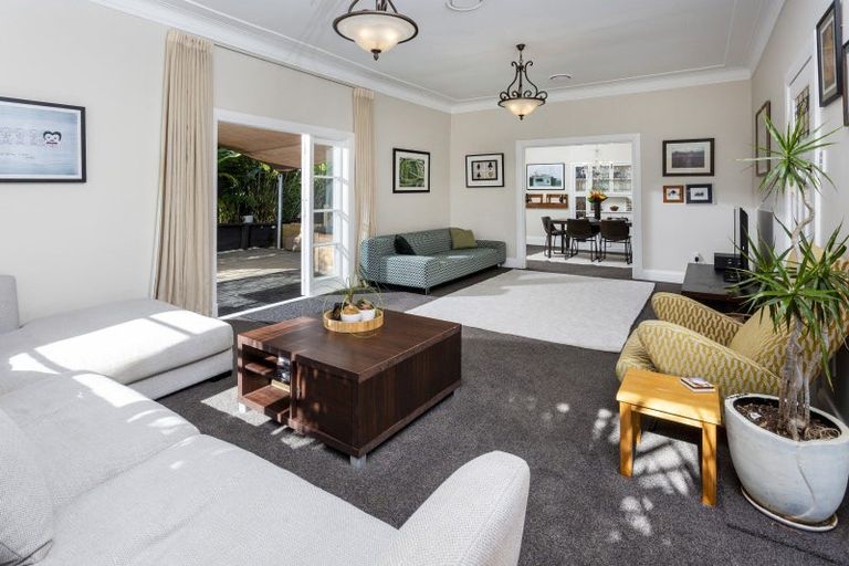 Photo of property in 181b Greenhithe Road, Greenhithe, Auckland, 0632