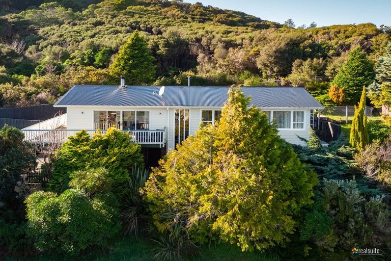 Photo of property in 24 Mimihau Grove, Wainuiomata, Lower Hutt, 5014
