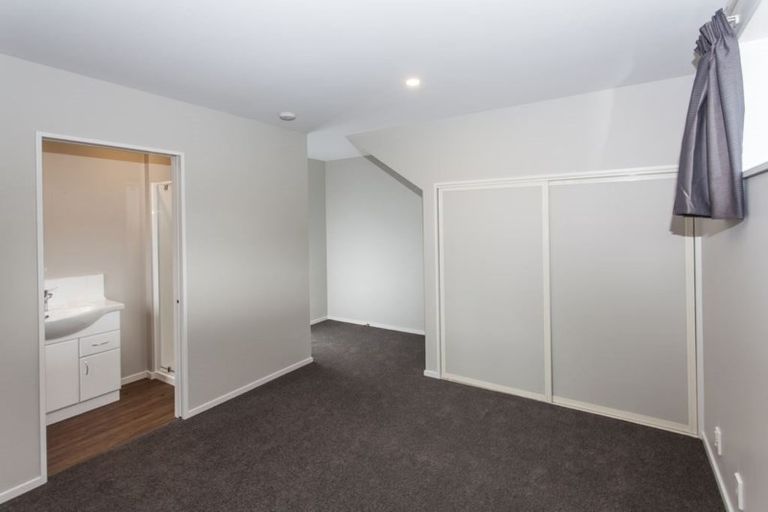 Photo of property in 2/422 Barbadoes Street, Edgeware, Christchurch, 8013