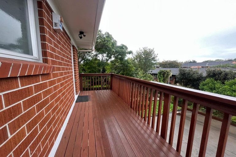 Photo of property in 4/305 Great North Road, Henderson, Auckland, 0612