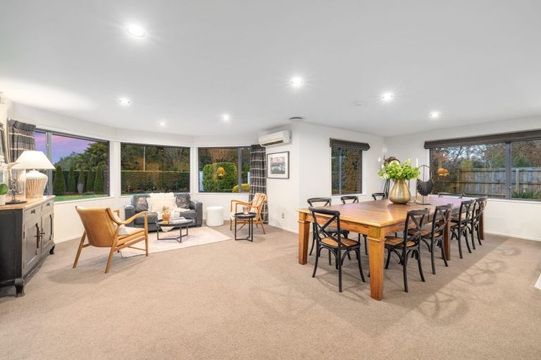 Photo of property in 32 Hussey Road, Harewood, Christchurch, 8051