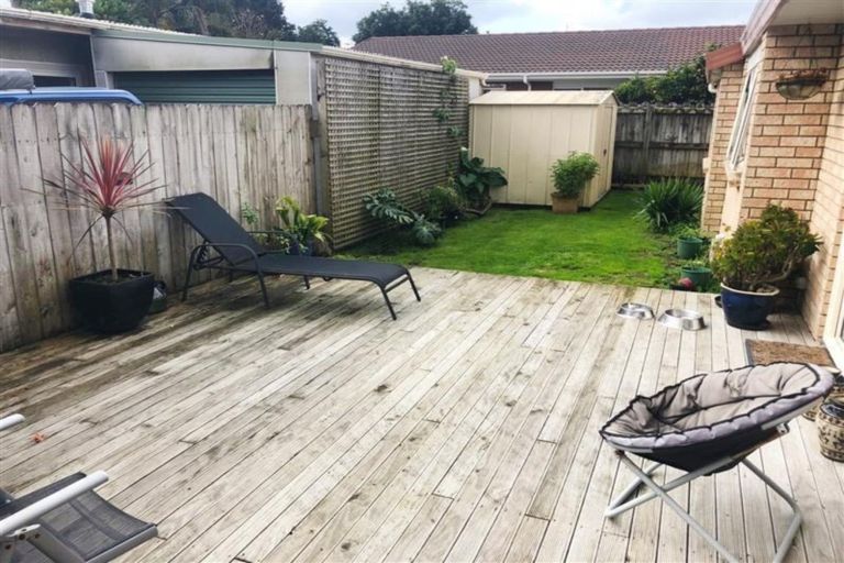 Photo of property in 1/58 Walton Street, Red Beach, 0932