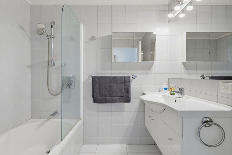 Photo of property in Beachpoint Apartments, 2/5 West End Road, Ohope, 3121
