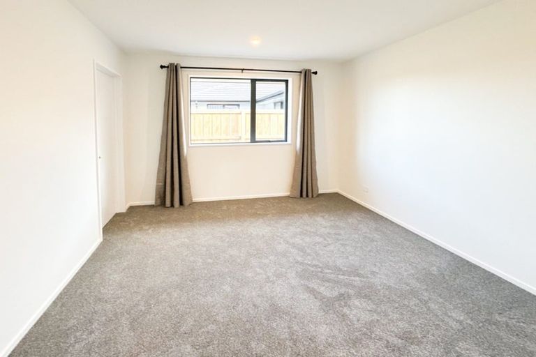 Photo of property in 42 Mehrtens Crescent, Woodend, 7610